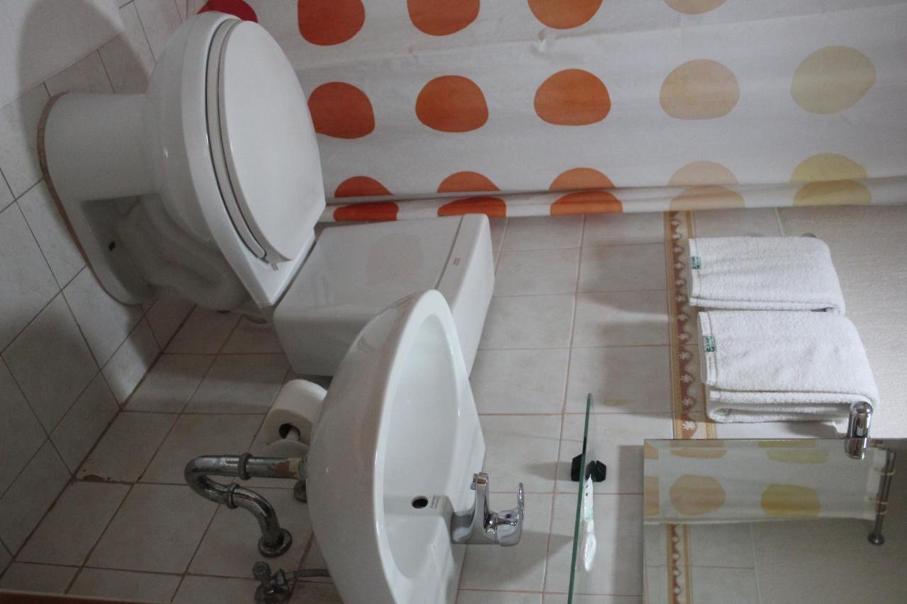 Elegant Circle Inn Cebu Bagian luar foto